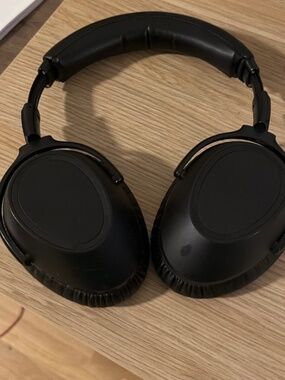 Sennheiser PXC 550-ii headphones